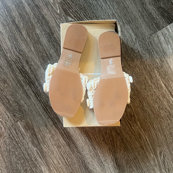 Manebi Shell Slide Sandal in Natural - Picture 6 of 7